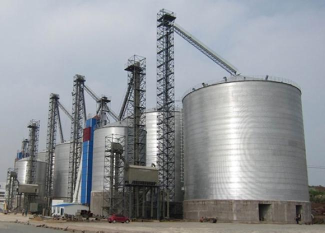 万冲镇大型钢板库构造参数及水泥储存质量